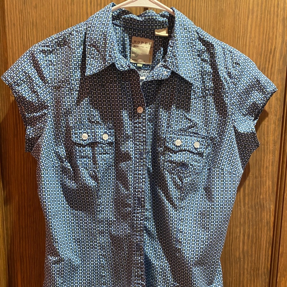 Roper short sleeve button down top.